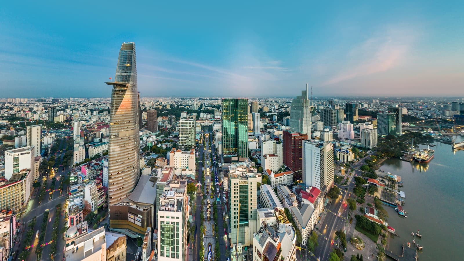 Toàn cảnh đô thị TP.HCM nhìn từ trên cao
